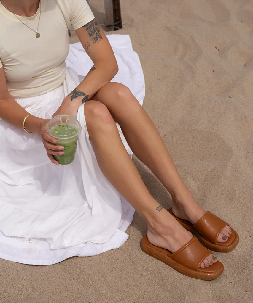 AISHA SANDALS TAN LEATHER^Dolce Vita Clearance