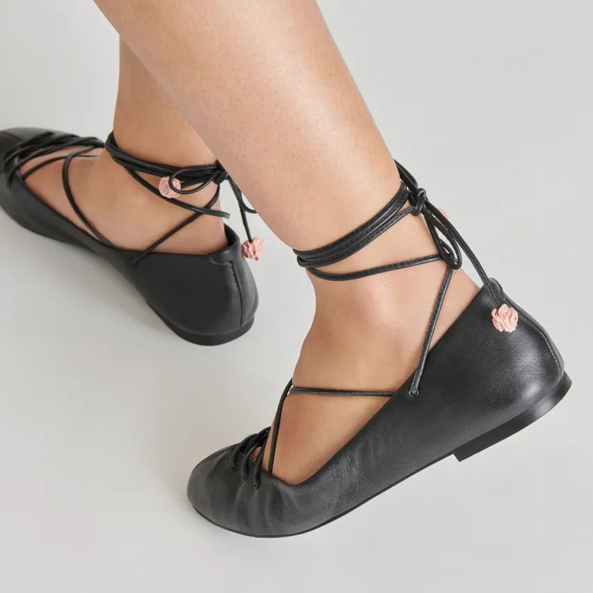 BEATE BALLET FLATS BLACK LEATHER^Dolce Vita Hot