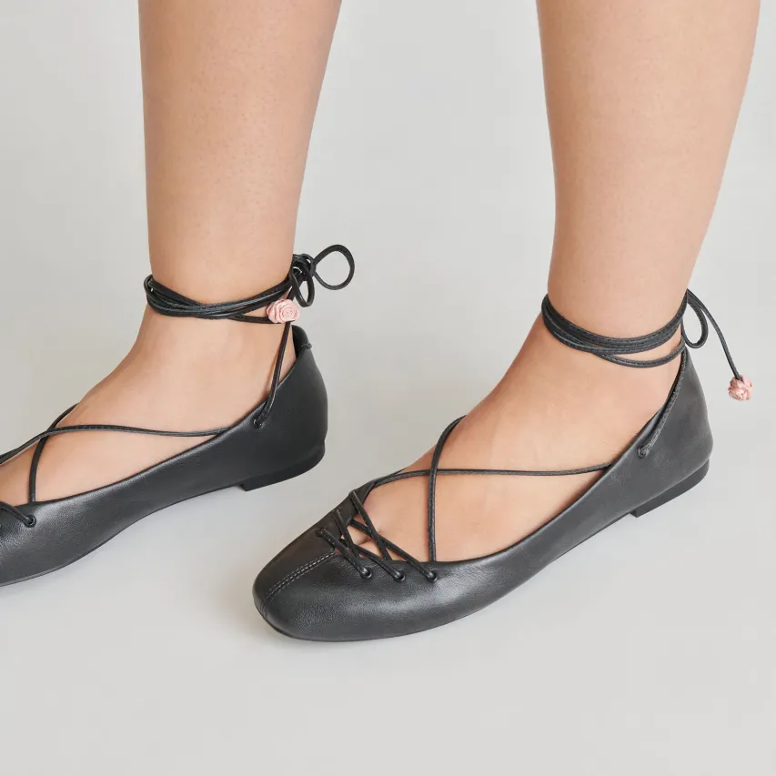BEATE BALLET FLATS BLACK LEATHER^Dolce Vita Hot