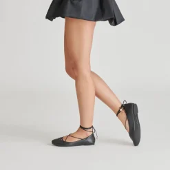 BEATE BALLET FLATS BLACK LEATHER^Dolce Vita Hot