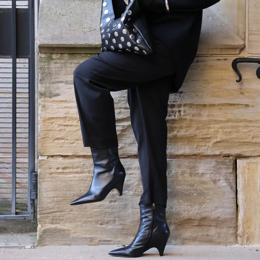 CALICO BOOTIES BLACK LEATHER^Dolce Vita Hot