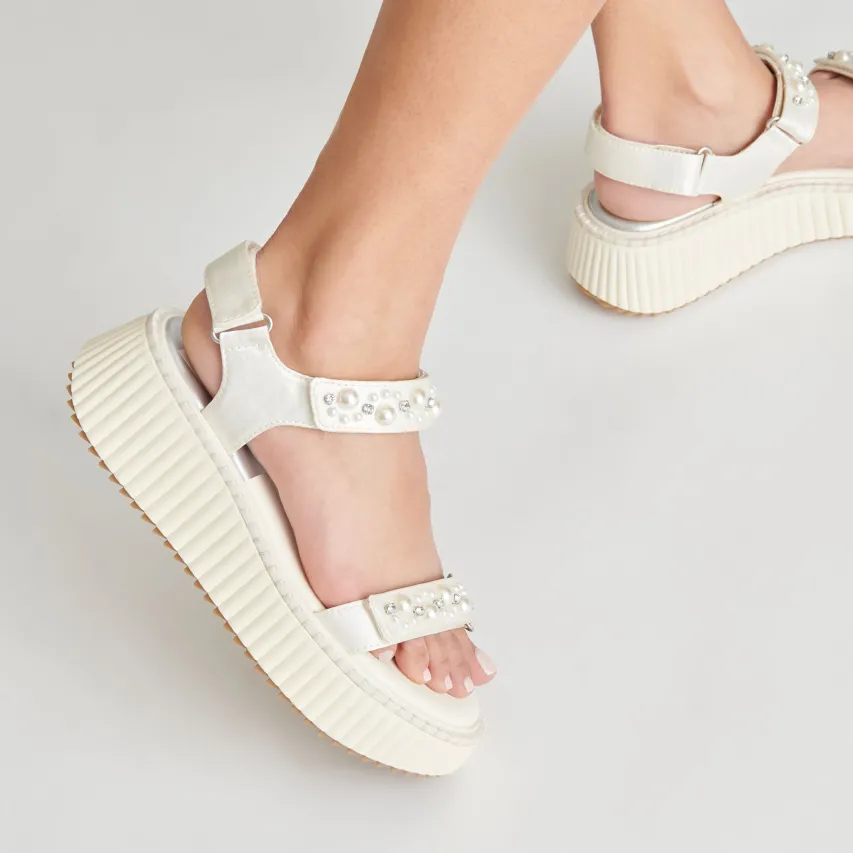 DEBRA PEARL SANDALS VANILLA PEARLS^Dolce Vita Best