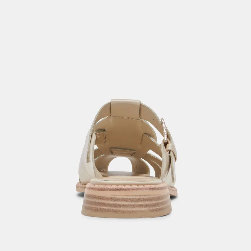 HIPPIE FLATS SAND CRINKLE PATENT^Dolce Vita Online