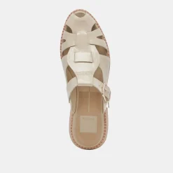 HIPPIE FLATS SAND CRINKLE PATENT^Dolce Vita Online