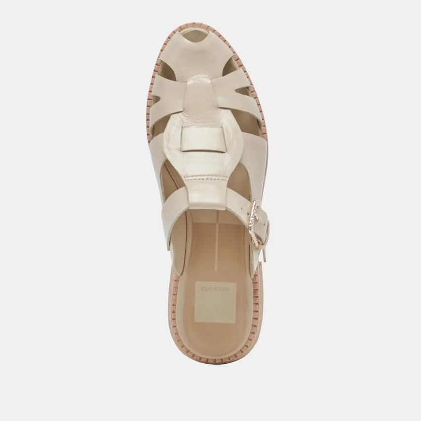 HIPPIE FLATS SAND CRINKLE PATENT^Dolce Vita Online
