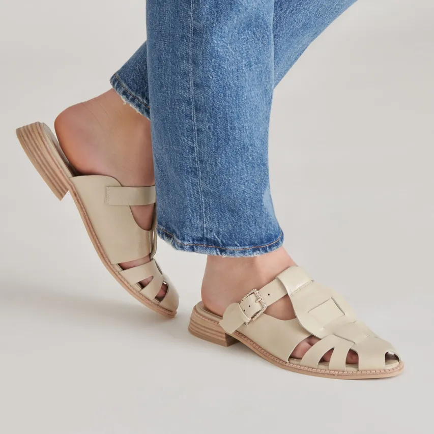 HIPPIE FLATS SAND CRINKLE PATENT^Dolce Vita Online