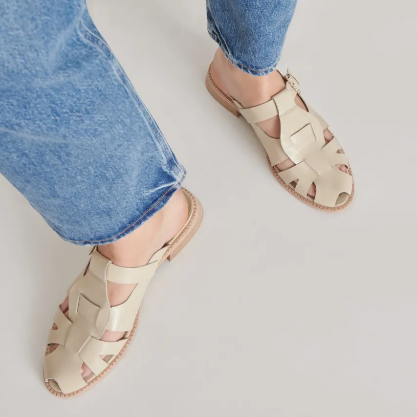 HIPPIE FLATS SAND CRINKLE PATENT^Dolce Vita Online