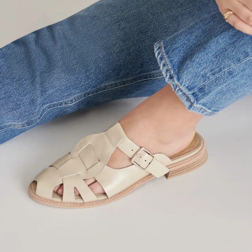 HIPPIE FLATS SAND CRINKLE PATENT^Dolce Vita Online
