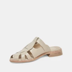 HIPPIE FLATS SAND CRINKLE PATENT^Dolce Vita Online