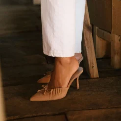 KAIRI HEELS CAMEL SUEDE^Dolce Vita Clearance