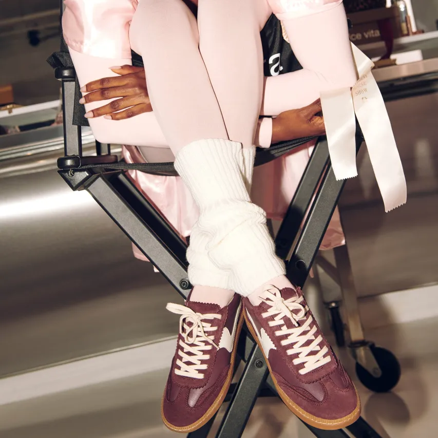 NOTICE SNEAKERS CRANBERRY SUEDE^Dolce Vita Hot