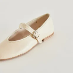ROSLYN BALLET FLATS CREME LEATHER^Dolce Vita Online